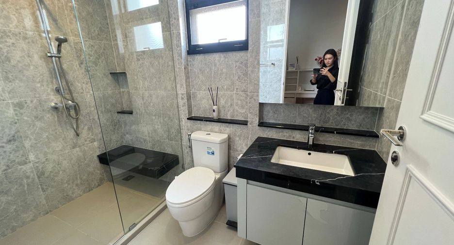 For sale 4 bedrooms house in Suan Luang, Bangkok