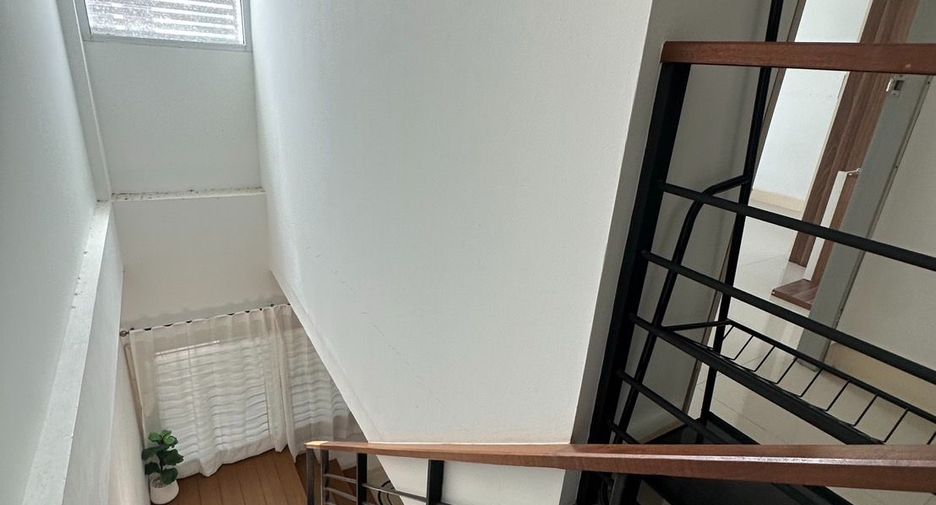 For sale 3 bedrooms townhouse in Phan Thong, Chonburi