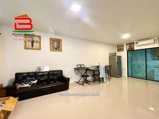 For sale 4 bedrooms townhouse in Mueang Pathum Thani, Pathum Thani