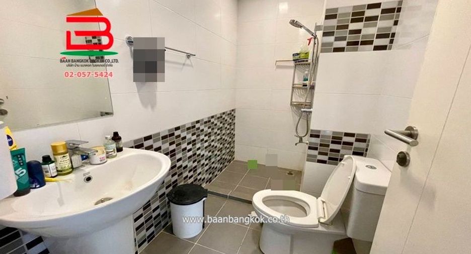 For sale 4 bedrooms townhouse in Mueang Pathum Thani, Pathum Thani