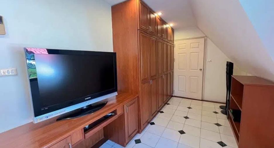 For rent and for sale 3 bedrooms house in Bang Lamung, Chonburi