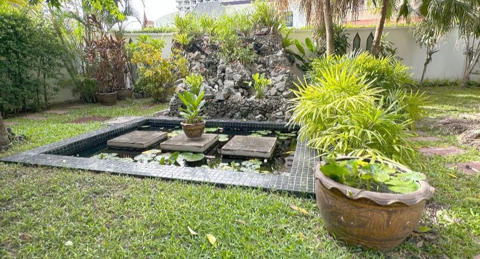 For rent and for sale 3 bedrooms house in Bang Lamung, Chonburi