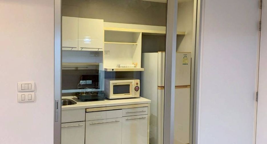 For sale 1 bed condo in Phra Khanong, Bangkok