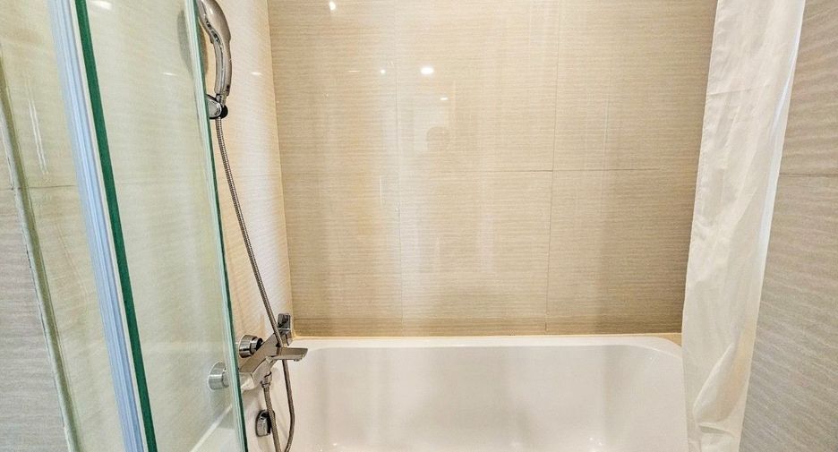 Apartamento con servicios en alquiler de 1 habitaciones en Khlong Toei, Bangkok