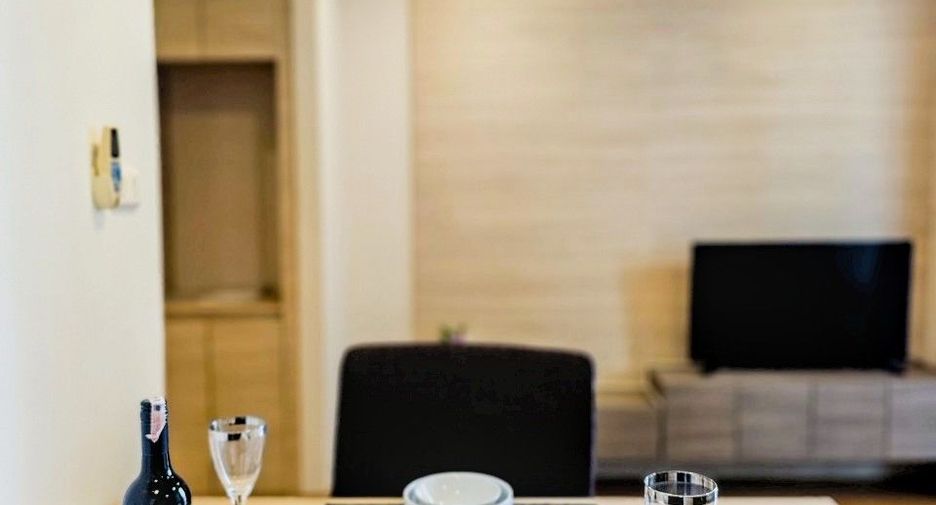 Apartamento con servicios en alquiler de 1 habitaciones en Khlong Toei, Bangkok