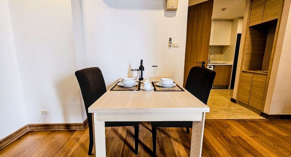 Apartamento con servicios en alquiler de 1 habitaciones en Khlong Toei, Bangkok
