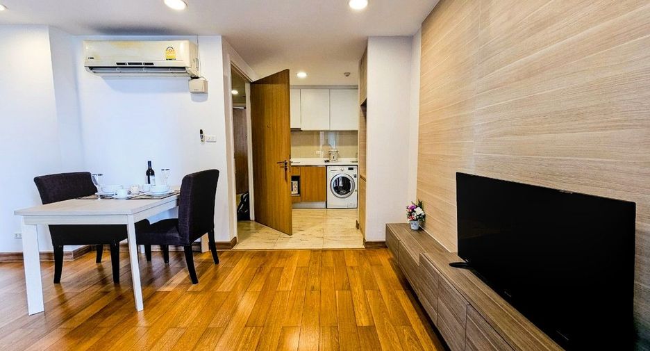 Apartamento con servicios en alquiler de 1 habitaciones en Khlong Toei, Bangkok