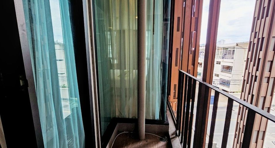 Apartamento con servicios en alquiler de 1 habitaciones en Khlong Toei, Bangkok