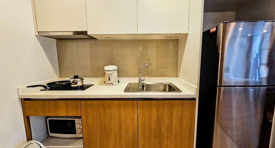 À louer 1 chambre appartement avec services à Khlong Toei, Bangkok