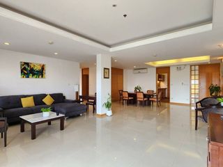 À louer 2 chambres appartement à Bang Rak, Bangkok