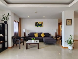 À louer 2 chambres appartement à Bang Rak, Bangkok