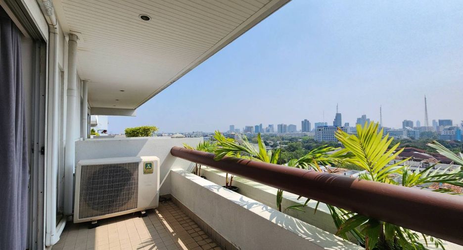 For rent 2 ベッドルーム apartment in Bang Rak, Bangkok