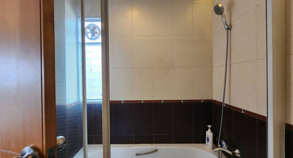 For rent 2 ベッドルーム apartment in Bang Rak, Bangkok
