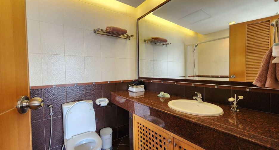 For rent 2 ベッドルーム apartment in Bang Rak, Bangkok