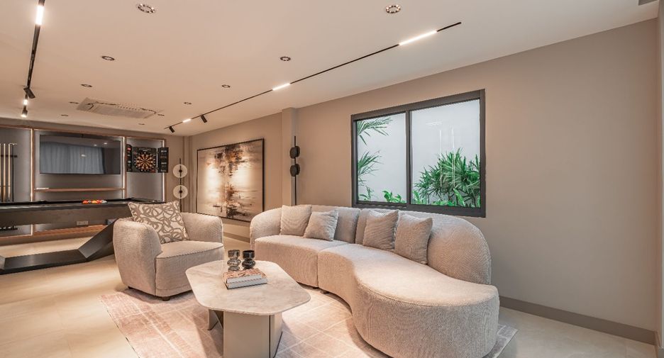 For sale 4 bedrooms villa in Bang Lamung, Chonburi