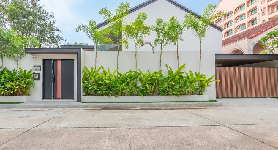 For sale 4 bedrooms villa in Bang Lamung, Chonburi