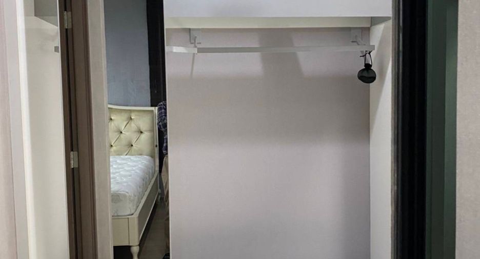 For rent 2 bedrooms condo in Pathum Wan, Bangkok