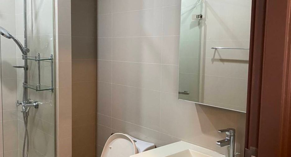 For rent 2 bedrooms condo in Pathum Wan, Bangkok