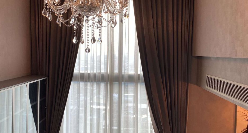 For rent 2 bedrooms condo in Pathum Wan, Bangkok