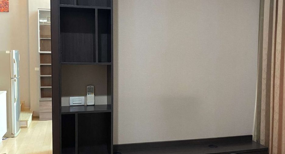 For rent 2 bedrooms condo in Pathum Wan, Bangkok