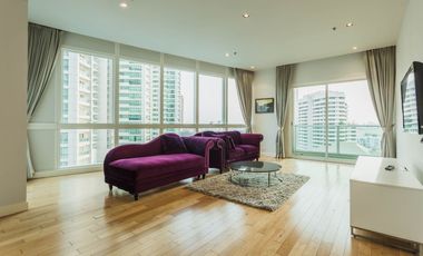For rent 3 bedrooms condo in Khlong Toei, Bangkok