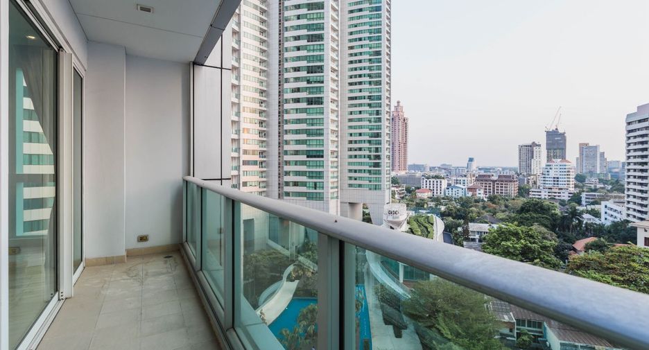 À louer 3 chambres condo à Khlong Toei, Bangkok
