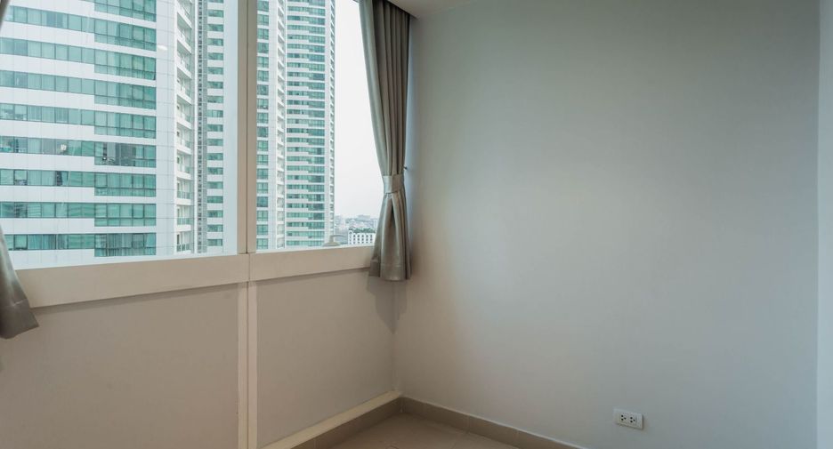 À louer 3 chambres condo à Khlong Toei, Bangkok