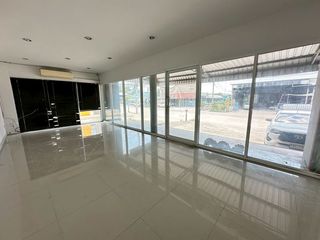 À vendre 12 chambres local commercial à Si Racha, Chonburi