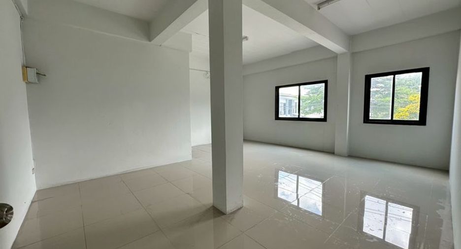 À vendre 12 chambres local commercial à Si Racha, Chonburi