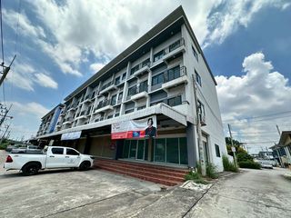 À vendre 12 chambres local commercial à Si Racha, Chonburi
