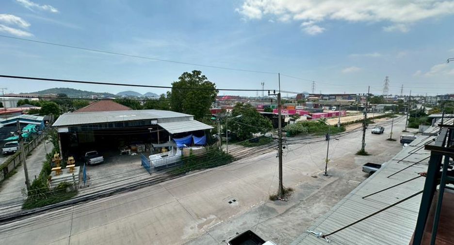 À vendre 12 chambres local commercial à Si Racha, Chonburi