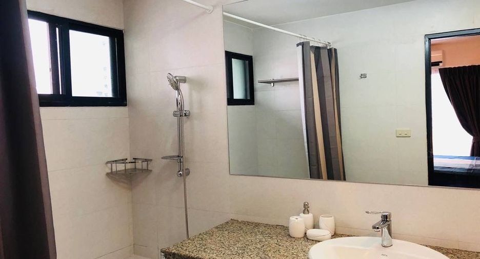 À vendre 3 chambres condo à Watthana, Bangkok