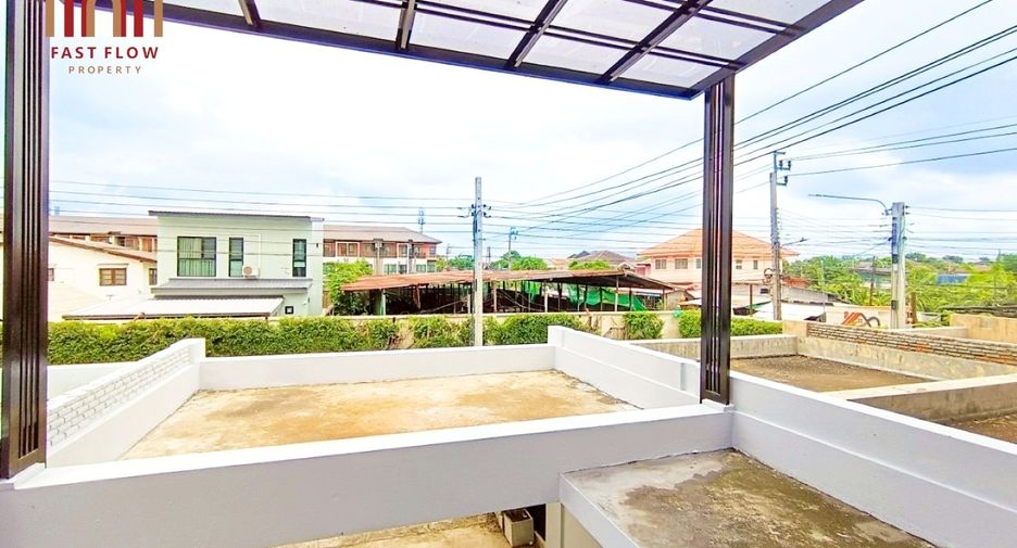 For sale 3 bedrooms townhouse in Don Mueang, Bangkok
