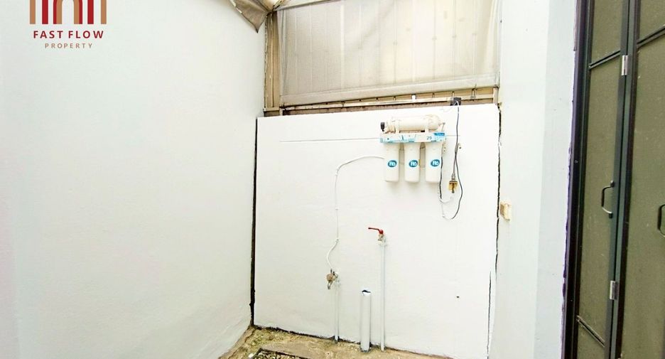 For sale 3 bedrooms townhouse in Don Mueang, Bangkok