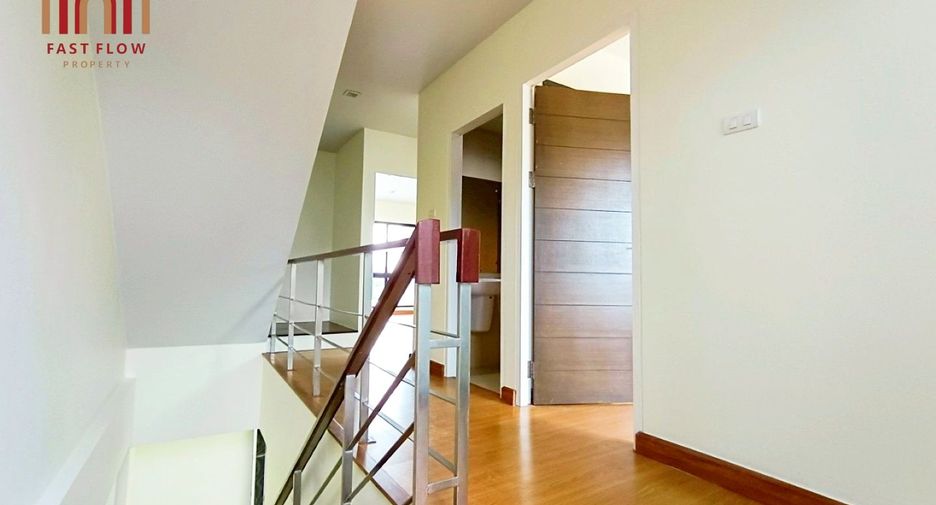 For sale 3 bedrooms townhouse in Don Mueang, Bangkok