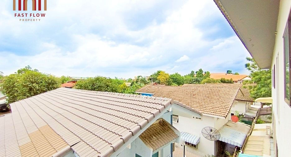 For sale 3 bedrooms townhouse in Don Mueang, Bangkok