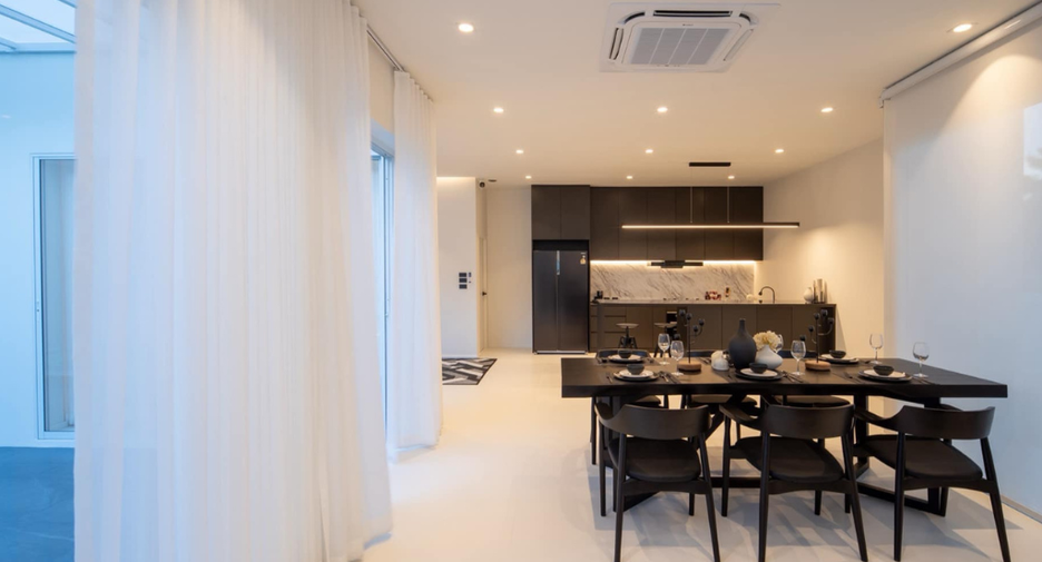 For rent 4 bedrooms villa in Hang Dong, Chiang Mai