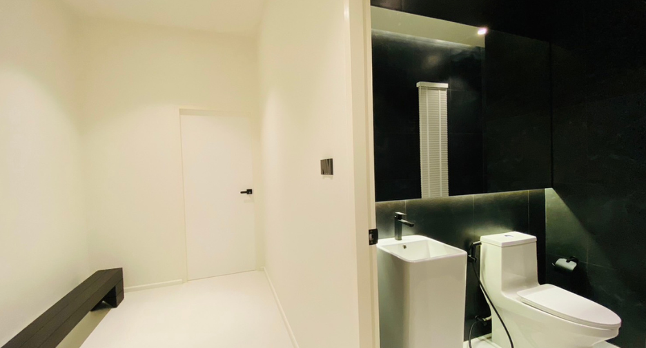 For rent 4 bedrooms villa in Hang Dong, Chiang Mai