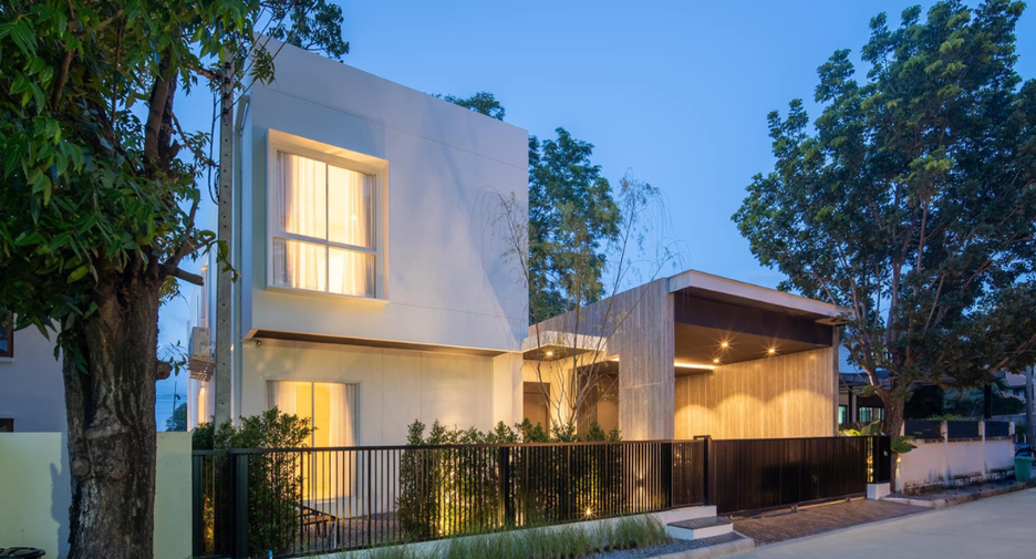 For rent 4 bedrooms villa in Hang Dong, Chiang Mai