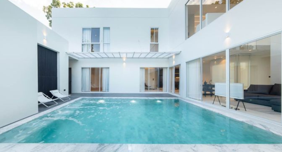 For rent 4 bedrooms villa in Hang Dong, Chiang Mai