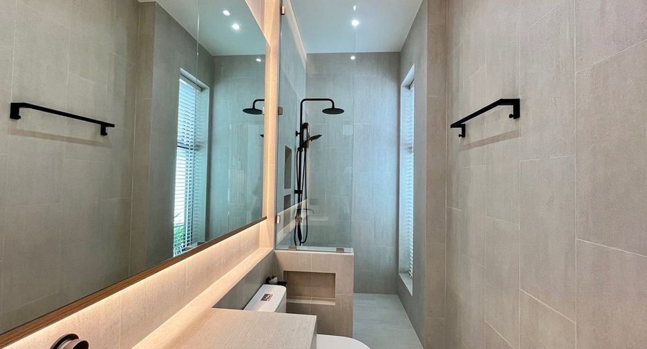 For sale 2 bedrooms villa in Mueang Krabi, Krabi
