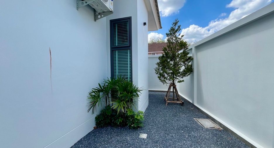 For sale 2 bedrooms villa in Mueang Krabi, Krabi