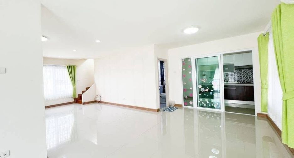 For sale 3 bedrooms house in Si Racha, Chonburi