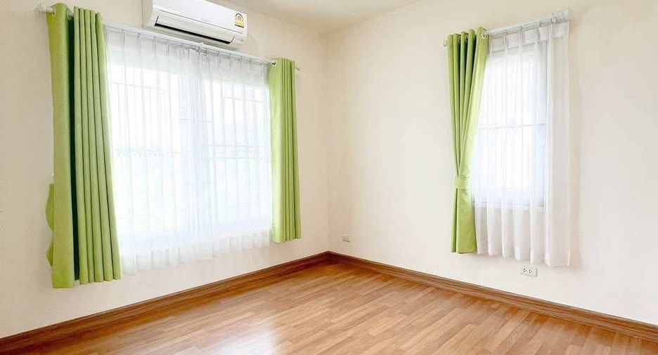 For sale 3 bedrooms house in Si Racha, Chonburi