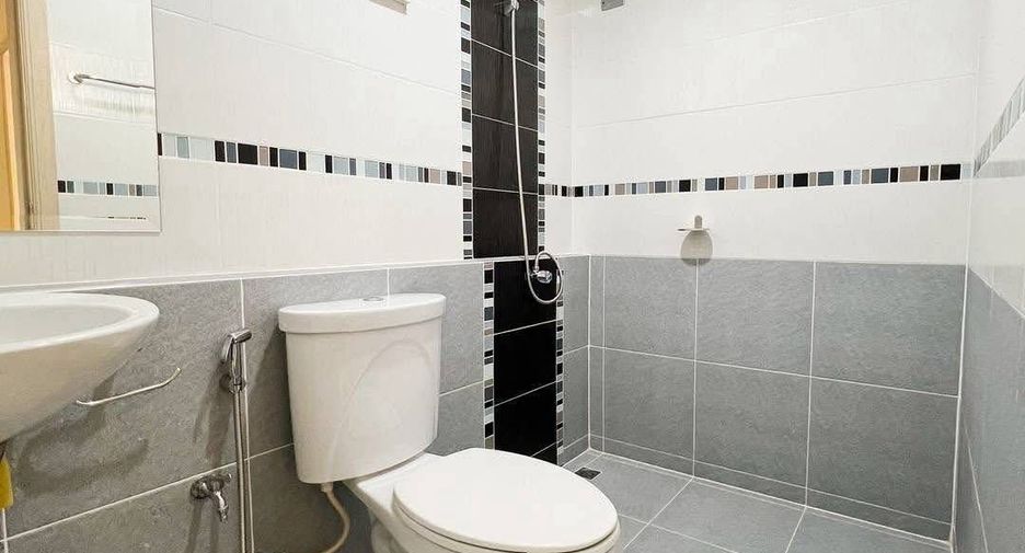 For sale 3 bedrooms house in Si Racha, Chonburi