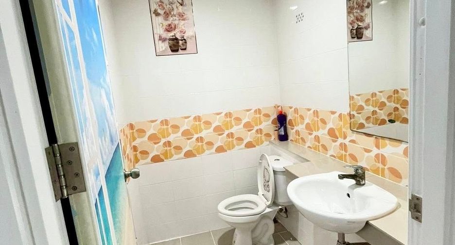 For rent and for sale 3 bedrooms townhouse in Si Racha, Chonburi