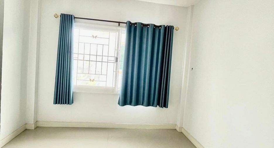 For rent and for sale 3 bedrooms townhouse in Si Racha, Chonburi