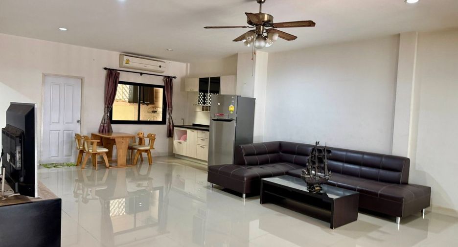 For rent 3 bedrooms townhouse in Si Racha, Chonburi