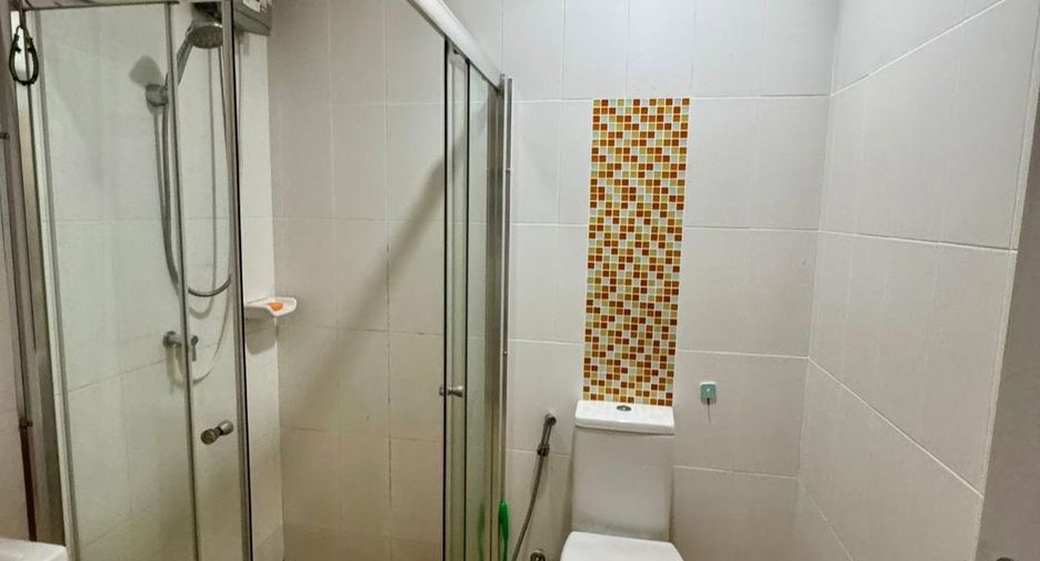 For rent 3 bedrooms townhouse in Si Racha, Chonburi