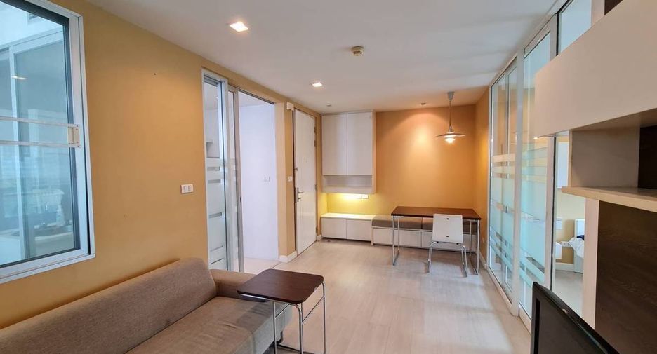 For sale 1 bed condo in Phra Khanong, Bangkok